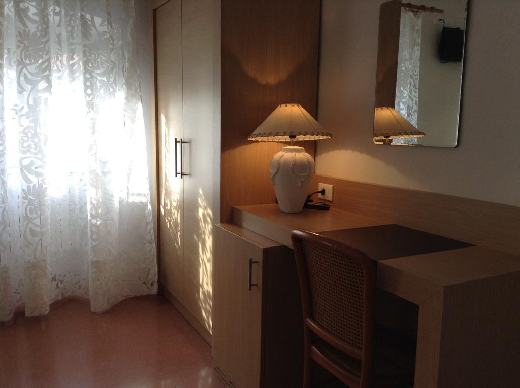Albergo Giugni Πράτο Εξωτερικό φωτογραφία