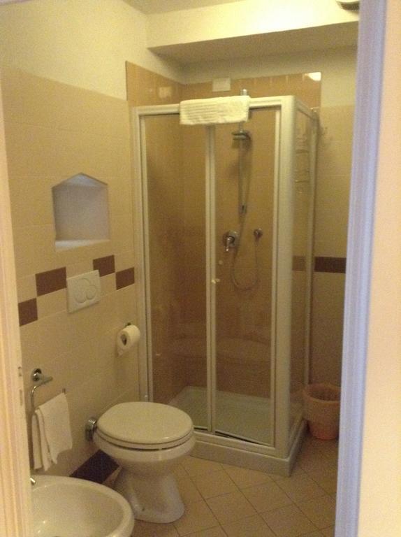 Albergo Giugni Πράτο Εξωτερικό φωτογραφία