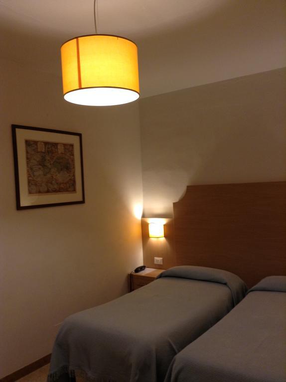 Albergo Giugni Πράτο Εξωτερικό φωτογραφία
