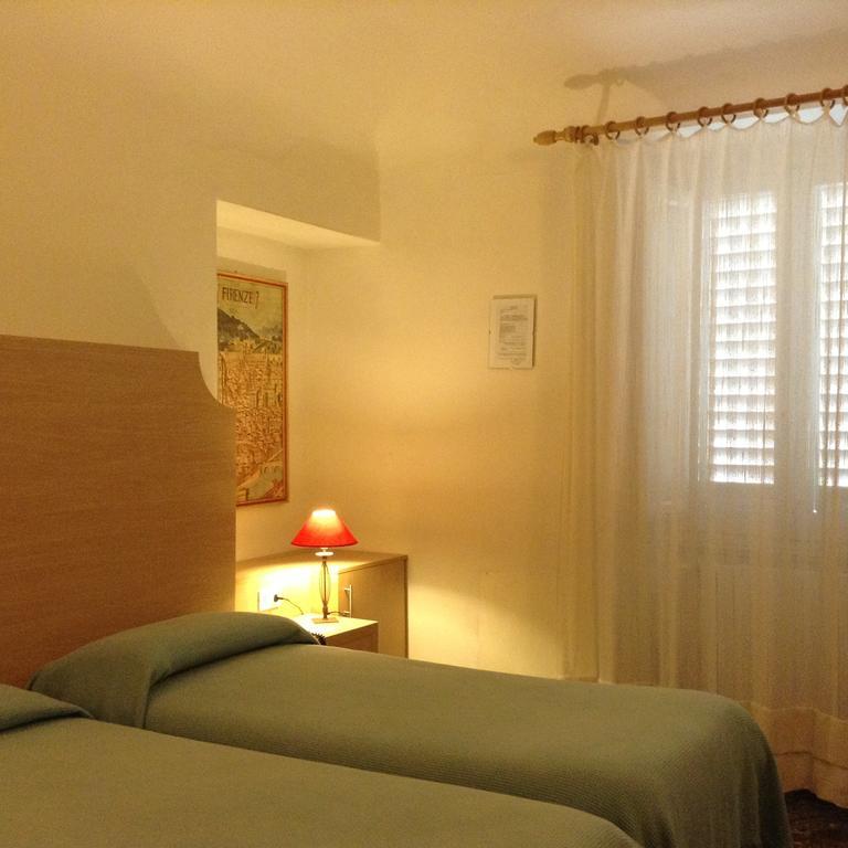 Albergo Giugni Πράτο Δωμάτιο φωτογραφία
