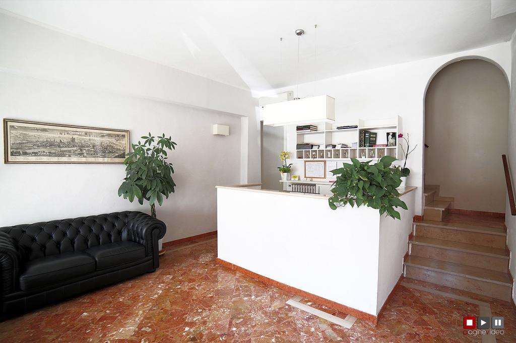 Albergo Giugni Πράτο Εξωτερικό φωτογραφία